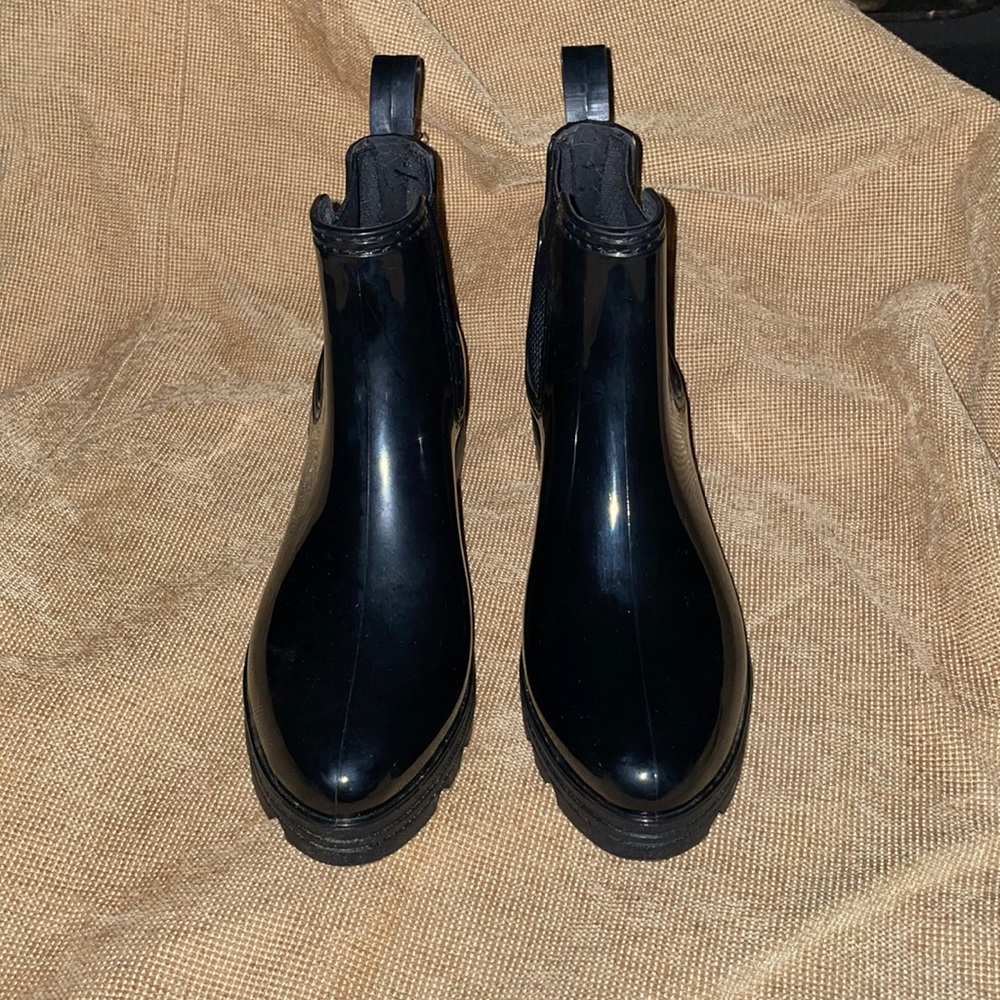 Womens size 9 Seven rubber boots